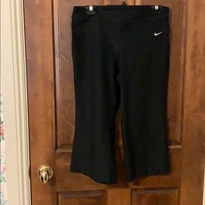 Black Nike Capri workout pants